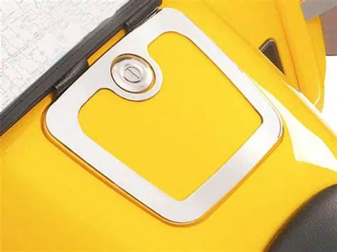 Show Chrome Accessories クローム フューエルドア アクセント(ホンダ GL1800 ゴールドウィング用、品番52-629) - 画像 (3)